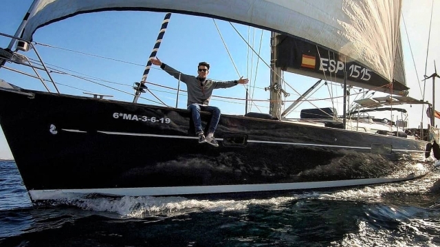 Velero navegando por Ibiza y Formentera