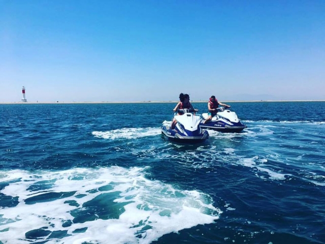 Rent a jet ski 