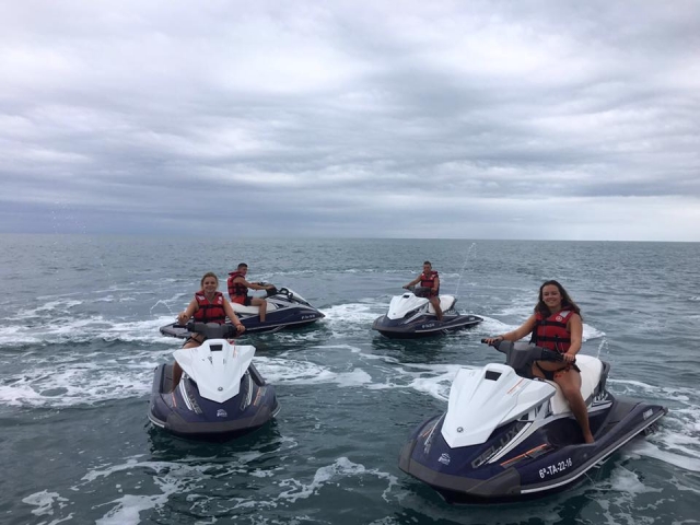  Group of jet skis 