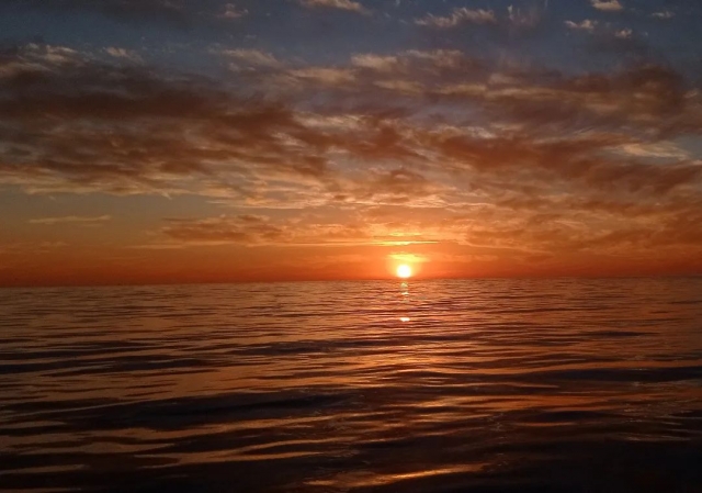  加的斯乘船期间的日落美景