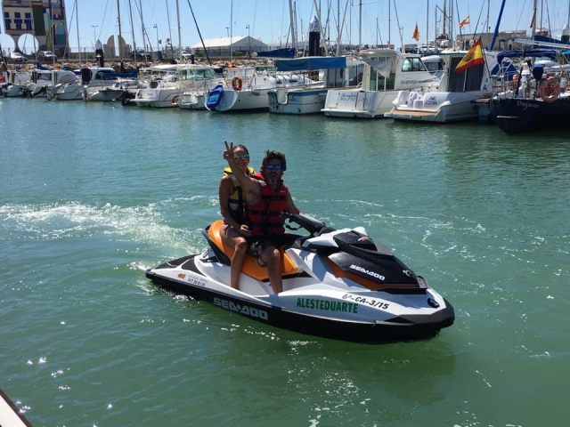 An Bord des Doppelmotorrads 