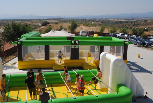 Zona de futbolin gigante