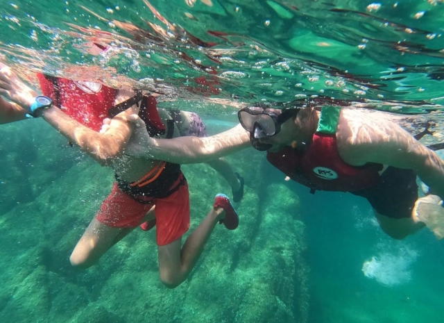  Snorkeling in acque cristalline 