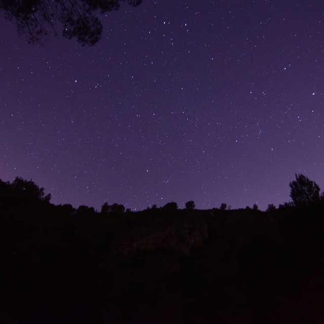  夜间铁索攀岩
