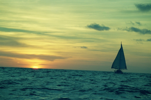 Puesta de sol a bordo de velero