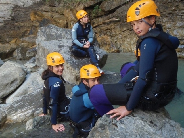  Bambini nel burrone 