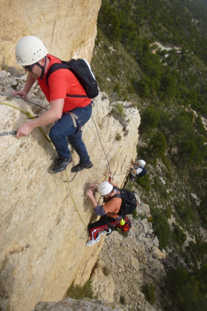 Ascendiendo con ayuda de cuerdas
