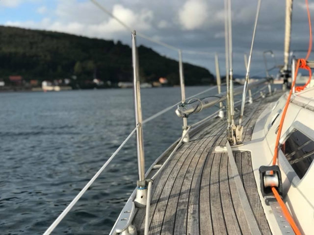  Voilier sur la côte galicienne
