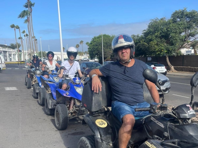 En quad con los amigos