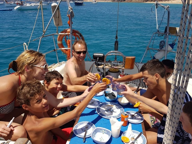  Toast sur le bateau 