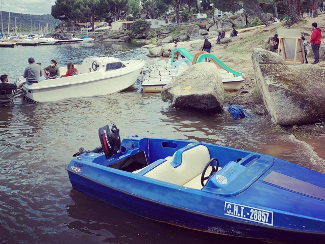 Barcos sin titulación en el Embalse de San Juan