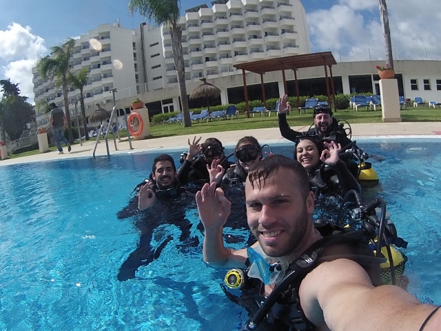 batismo de mergulho em piscina 