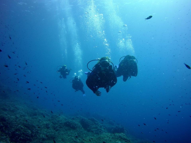 grupo de buceo en Menorca