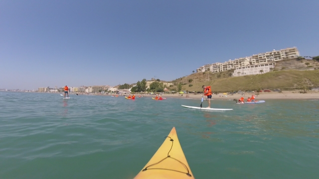 Kayak y paddle board compartiendo espacio