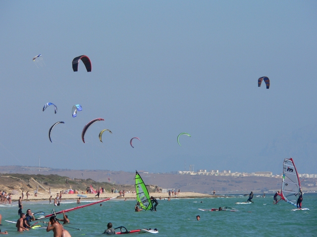  Die Strände von Tarifa eignen sich am besten für Sportarten wie Kitesurfen 