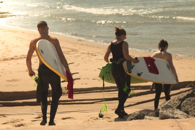  Cours de surf en famille 