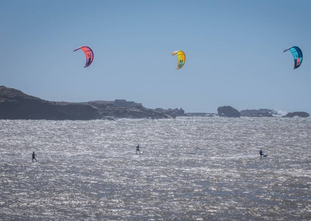 Curso kitesurf en grupo Playa Los Lances