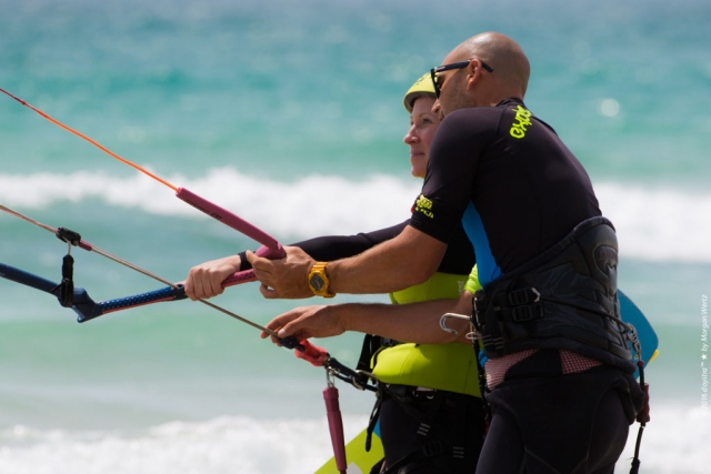 Aprendiendo las tecnicas del kitesurf