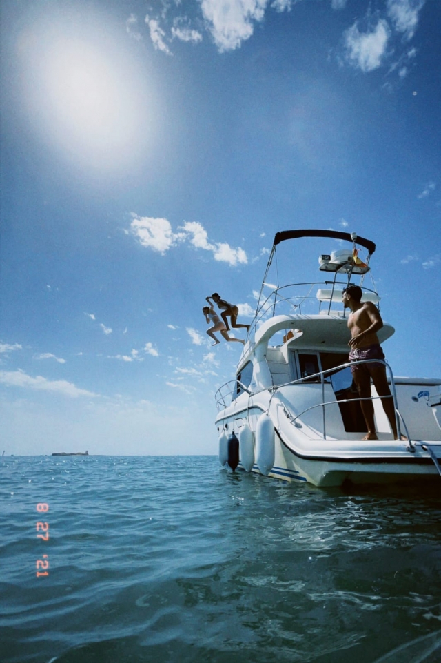 Boat rental with skipper in the bay of Cádiz 4h