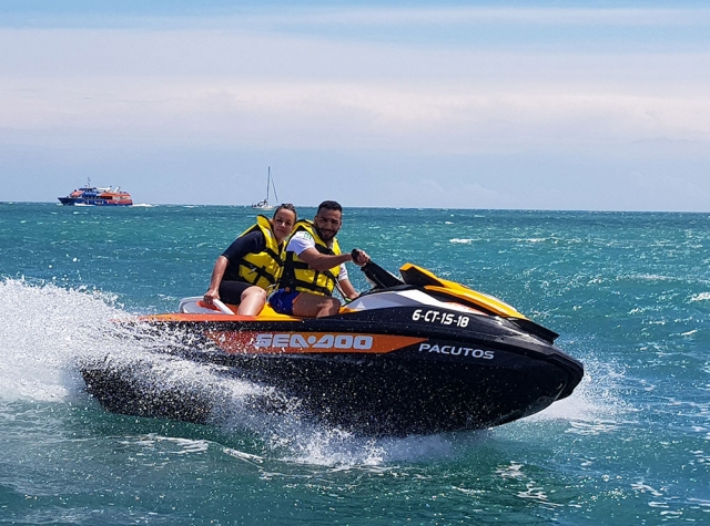 Sea Doo 摩托艇 