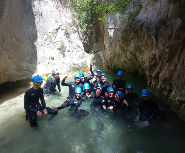 En la poza de agua natural del barranco alicantino