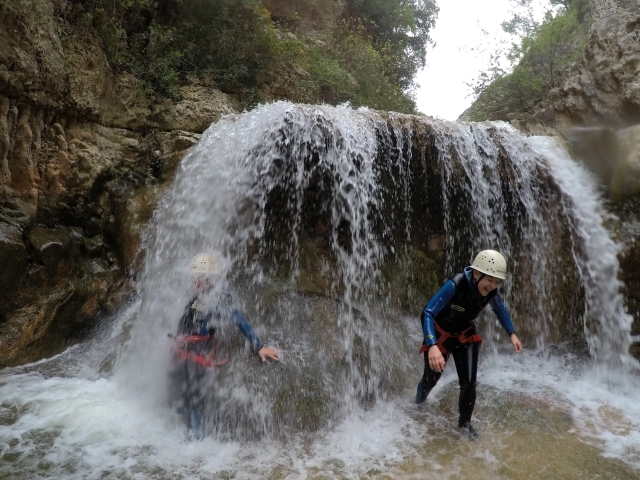  Profitez d'une baignade dans la cascade 
