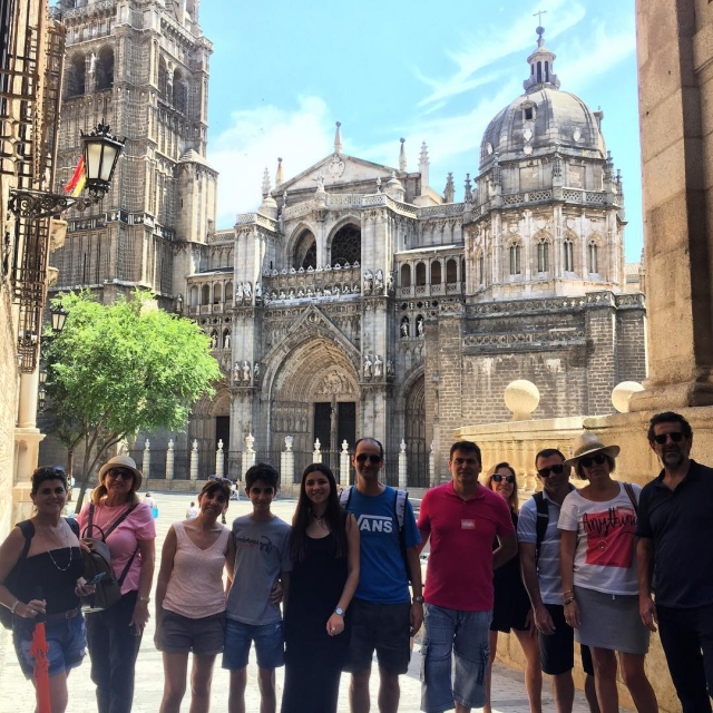  Em frente à catedral 