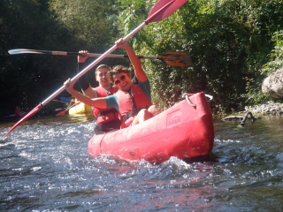 Descender el río Eo con canoa tarifa niños 2 horas