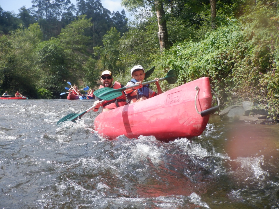 Experiência de canoa por San Tirso de Abres 