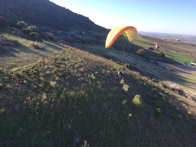 Volar con parapente