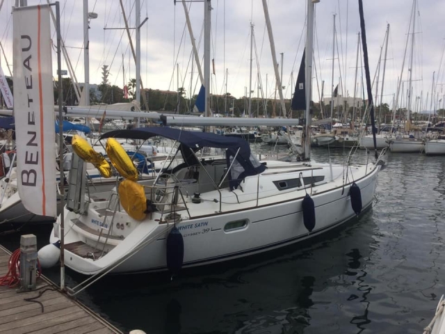 Paseo en velero especial parejas Barcelona