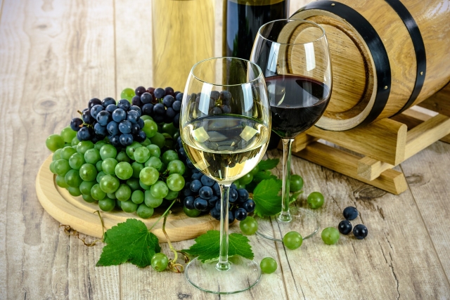  Weiß- und Rotwein 