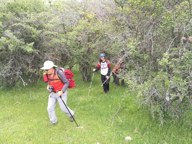 Hikers along the Mundo River