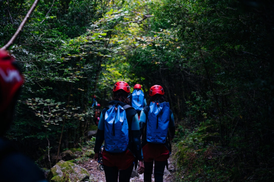  接近下努里亚峡谷 