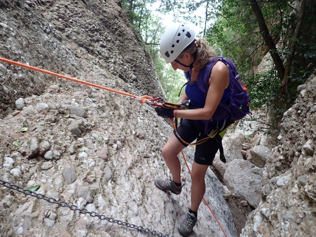 12-Meter-Abseilen in der Schlucht von Montserrat 