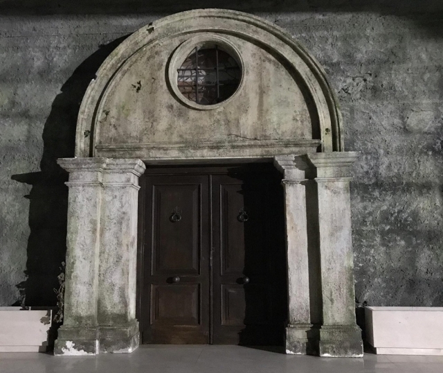 Misteriosa puerta de acceso