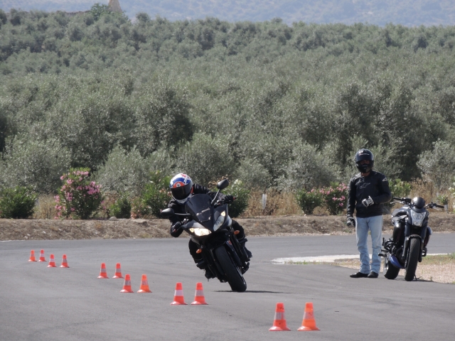 Curso de conducción en moto avanzado 