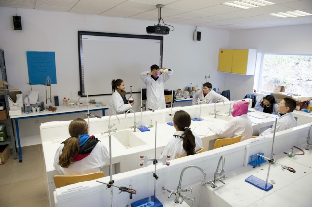  英语科学研讨会 