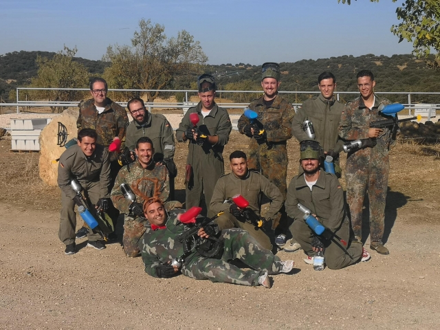  Equipamento de paintball preparado 