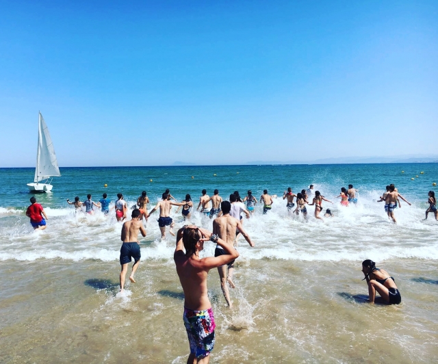 Everyone in the water 