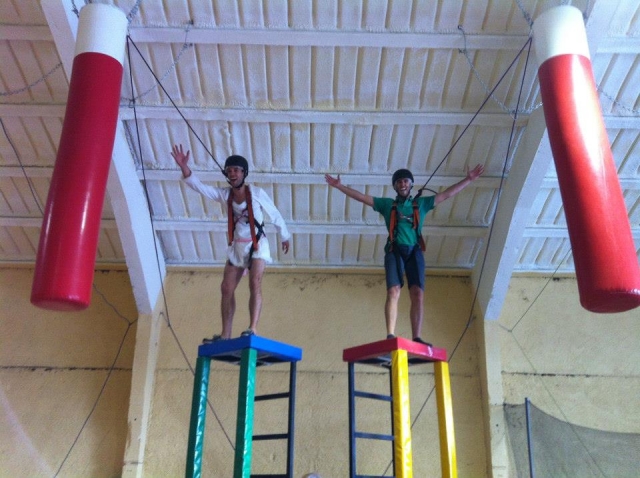  Gladiadores em suas posições 