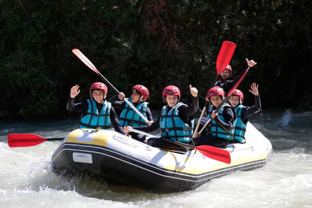  Bambini che praticano rafting - 999 - Istruttori professionisti 