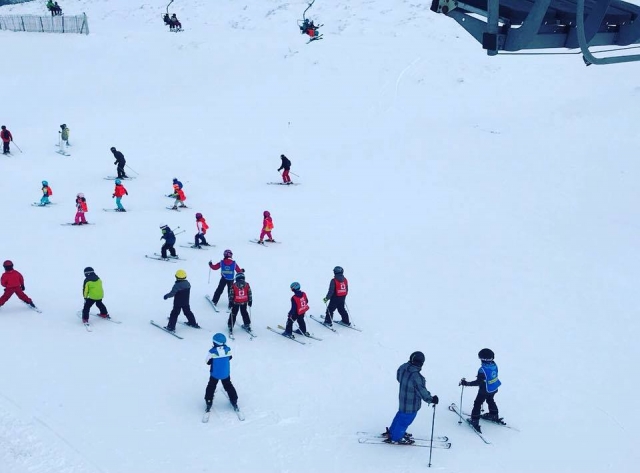  Children skiing in Valdesqui 