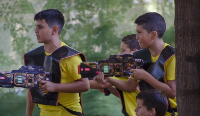  Gioco laser tag al compleanno 