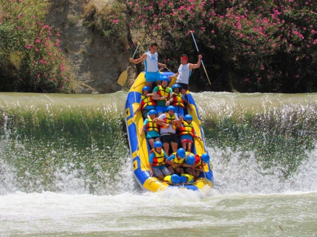 Sorprende a tus amigos condescenso de rafting