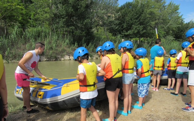 Niños listos para el rafting