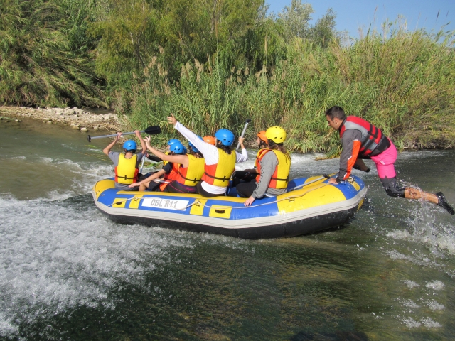  Rafting descent on the Segura River 