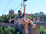 Salto en tirolesa urbana sobre el Tajo, 180 metros