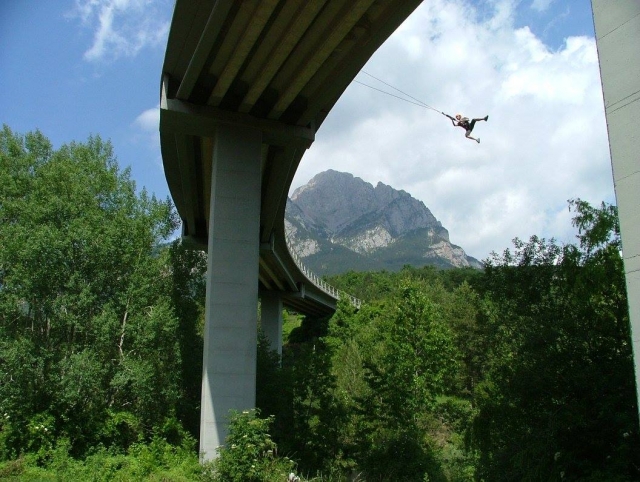 Experiência de bungee jumping