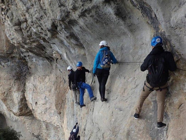  享受铁拉达铁索上的高度